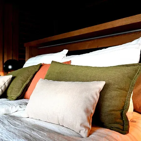 Mary Lou, Ovruc Aparthotel *